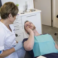 Rotterdam
Tandarts hulp aan daklozen en thuislozen.
Dokters van de wereld.
foto: ARIE KIEVIT