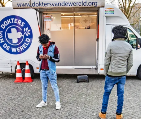Dokters van de Wereld | Vijf jaar Zorgbus Dokters van de Wereld | Vijf jaar Zorgbus